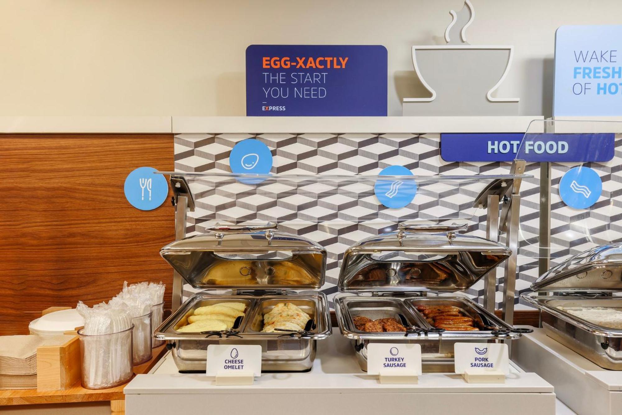 Holiday Inn Express Burlington By Ihg Bagian luar foto