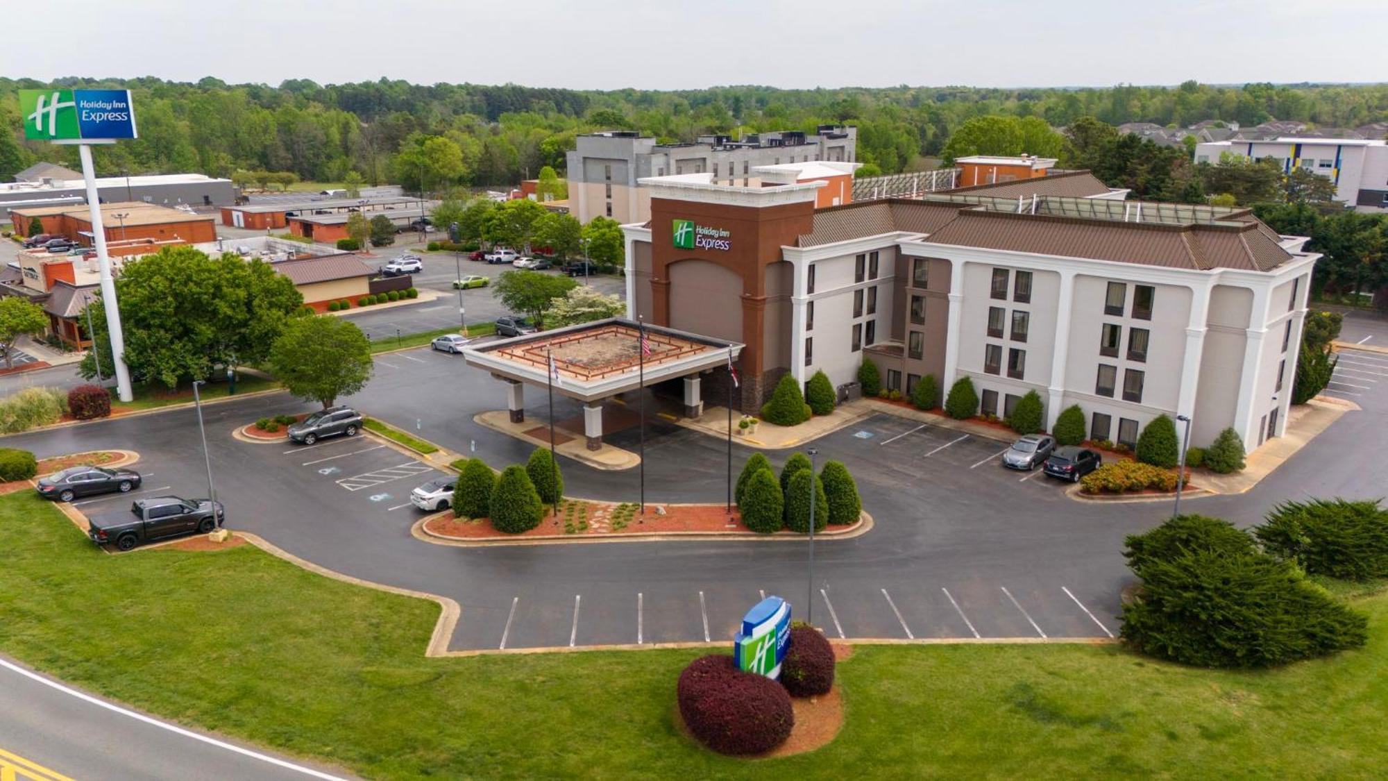 Holiday Inn Express Burlington By Ihg Bagian luar foto