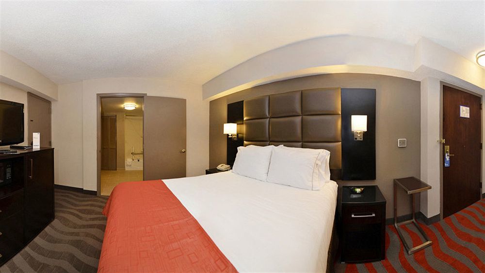 Holiday Inn Express Burlington By Ihg Bagian luar foto