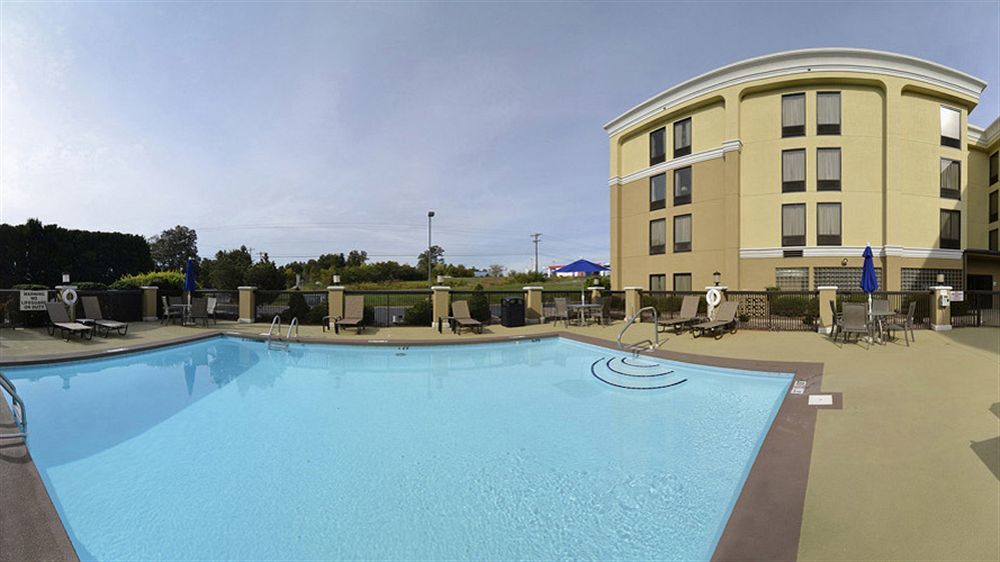 Holiday Inn Express Burlington By Ihg Bagian luar foto